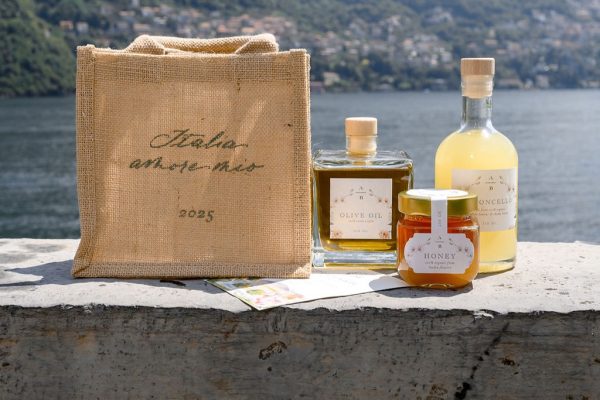wedding bag for guests